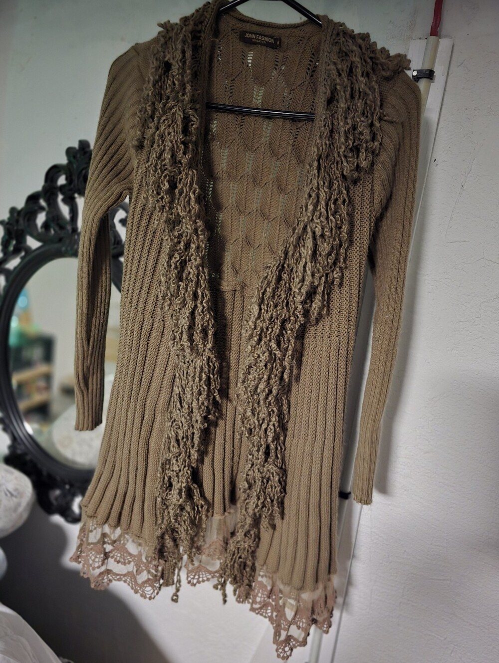 Women’s Fringe Trim Ribbed Knit Sweater - Taupe